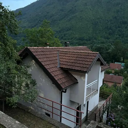 Boracko Jezero Vikendica Ka&no Konjic